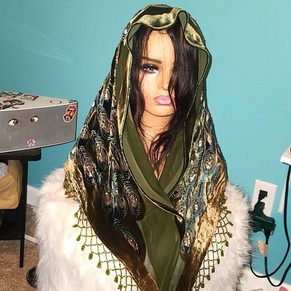 Accessories - Stunning emerald silk beaded peacock scarf